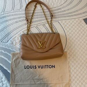 Louis Vuitton Beige Quilted Shoulder Bag with Gold Chain